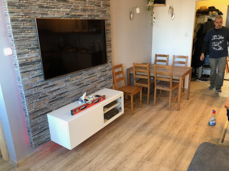 Vinyl padló lerakás, TV fal építés (Kőbánya)